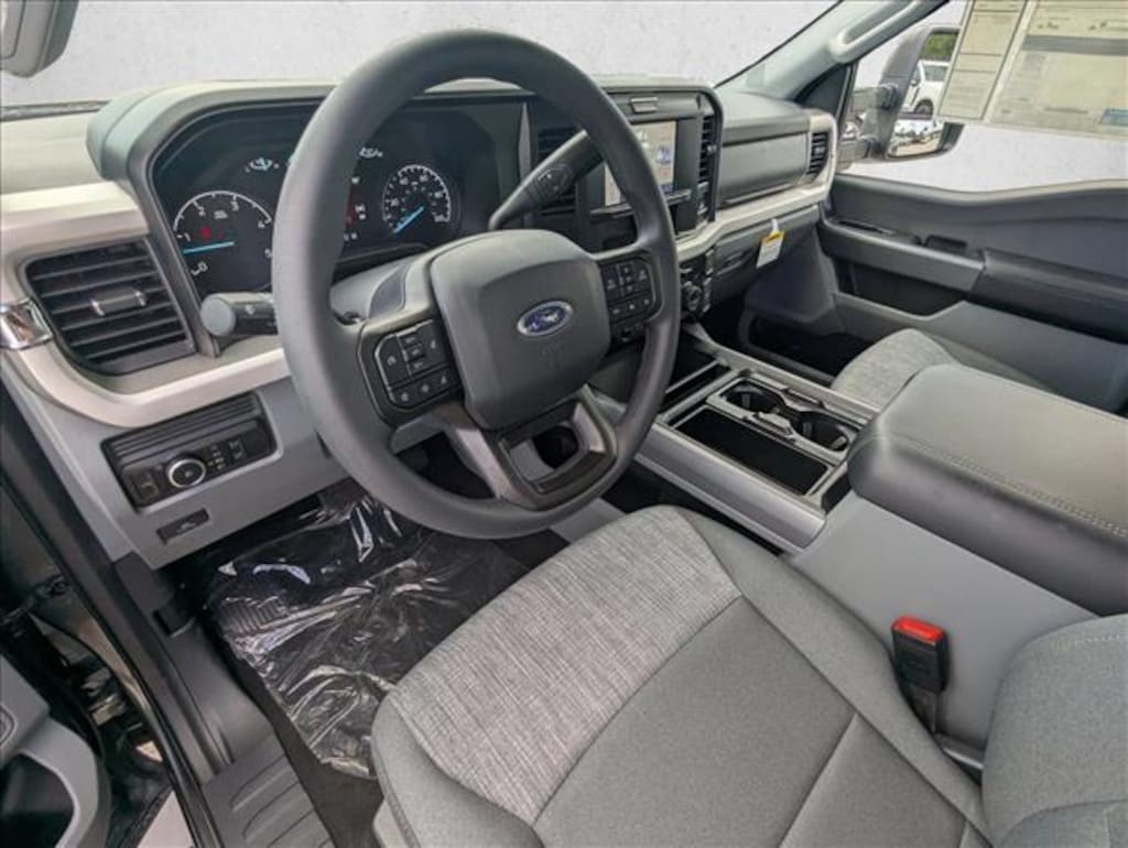 New 2026 Ford F-350 XLT Truck Crew Cab