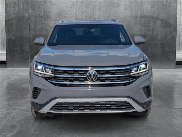 Used 2022 Volkswagen Atlas Cross Sport SE w/Tech with VIN 1V2KC2CA8NC226727 for sale in Miami Gardens, FL
