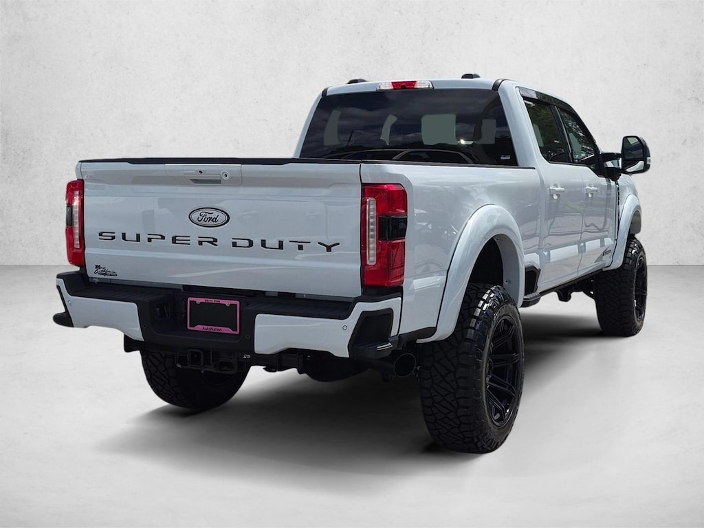 New 2026 Ford F-350 LARIAT Truck Crew Cab