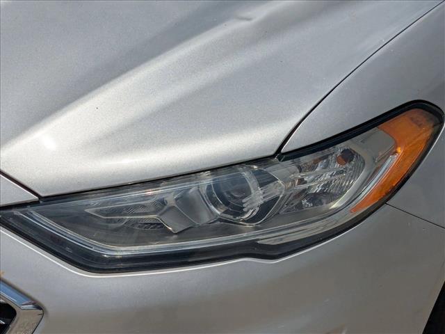 2019 Ford Fusion SE photo 3