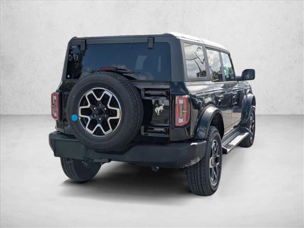 New 2025 Ford Bronco Outer Banks SUV