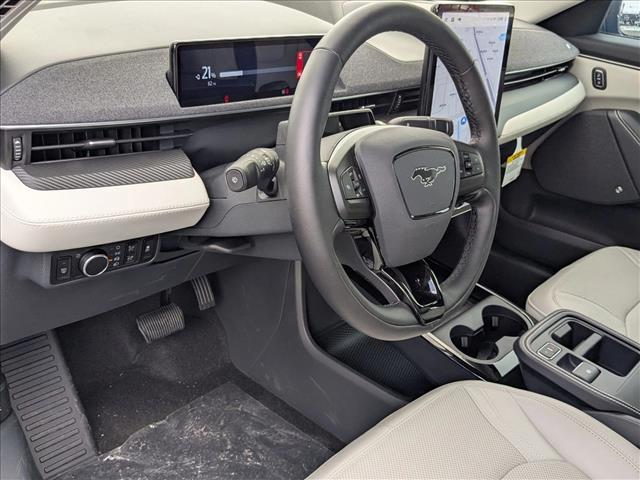 2025 Ford Mustang Mach-E Premium photo 3