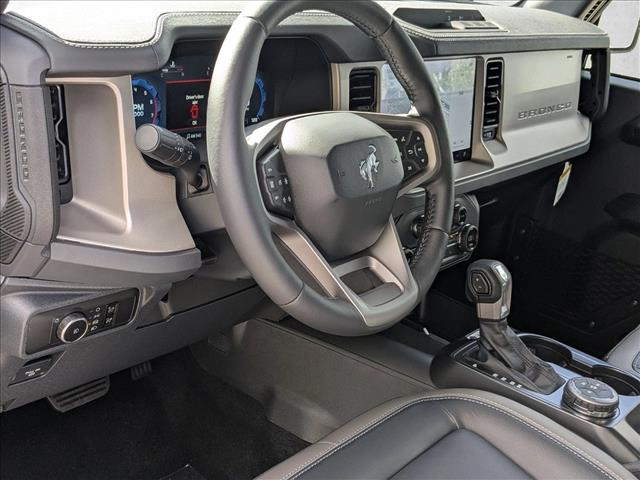 2025 Ford Bronco Outer Banks photo 3
