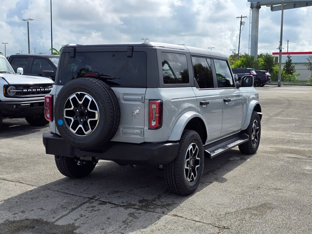 New 2026 Ford Bronco Outer Banks SUV
