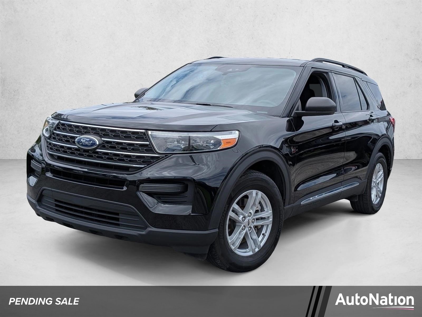 2023 Ford Explorer XLT RWD's photo