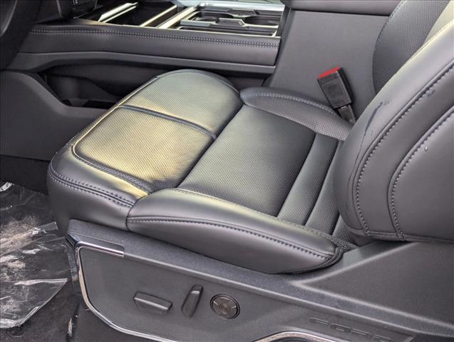 2026 Ford F-250 Platinum photo 3