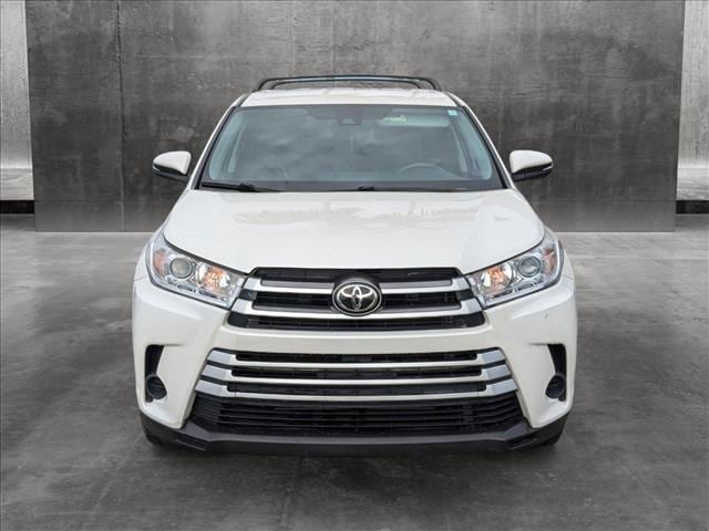 Used 2019 Toyota Highlander LE with VIN 5TDZARFH8KS061554 for sale in Miami Gardens, FL