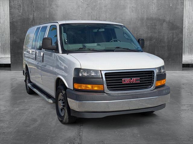 2017 Gmc Savana Cargo 2500 photo 3