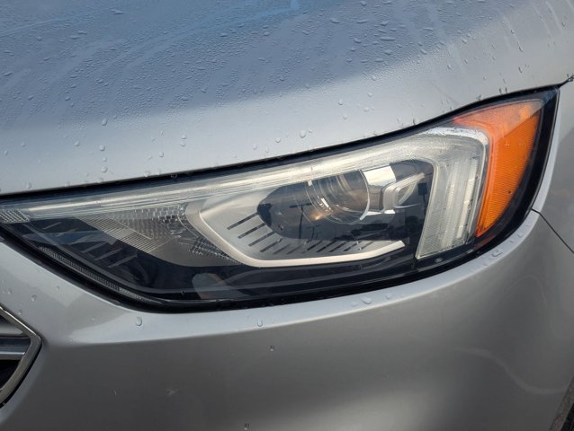 2020 Ford Edge Titanium photo 4