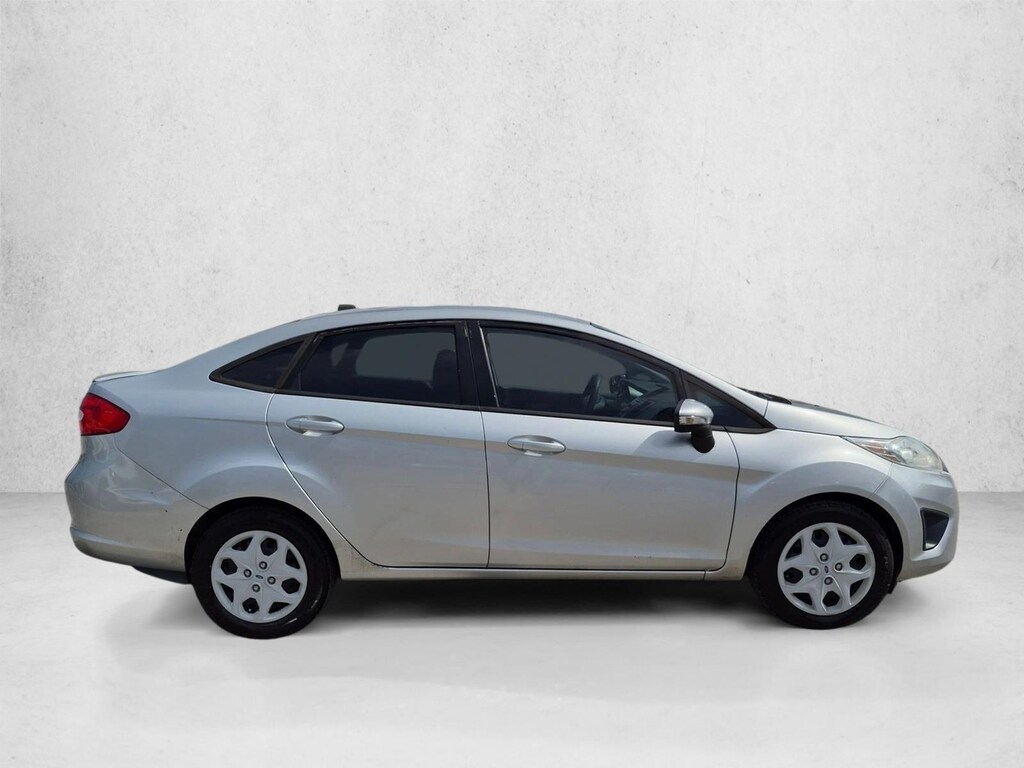Used 2013 Ford Fiesta SE Sedan