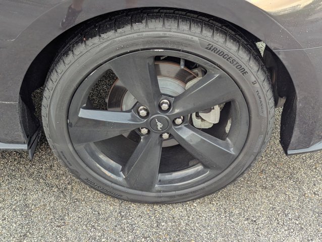 2022 Ford Mustang EcoBoost Premium photo 2