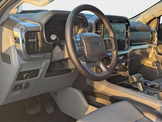 2025 Ford F-150 Lariat photo 3