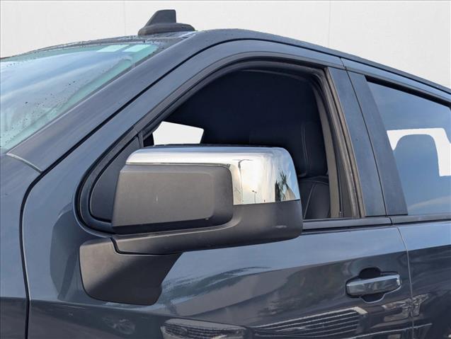 2019 Chevrolet Silverado 1500 LT photo 3