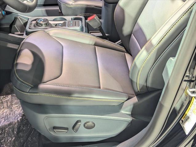 2025 Ford Maverick photo 4