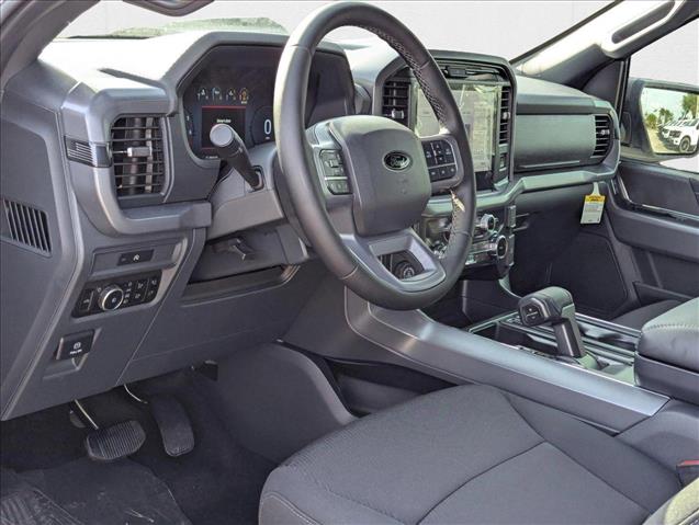2025 Ford F-150 XLT photo 3