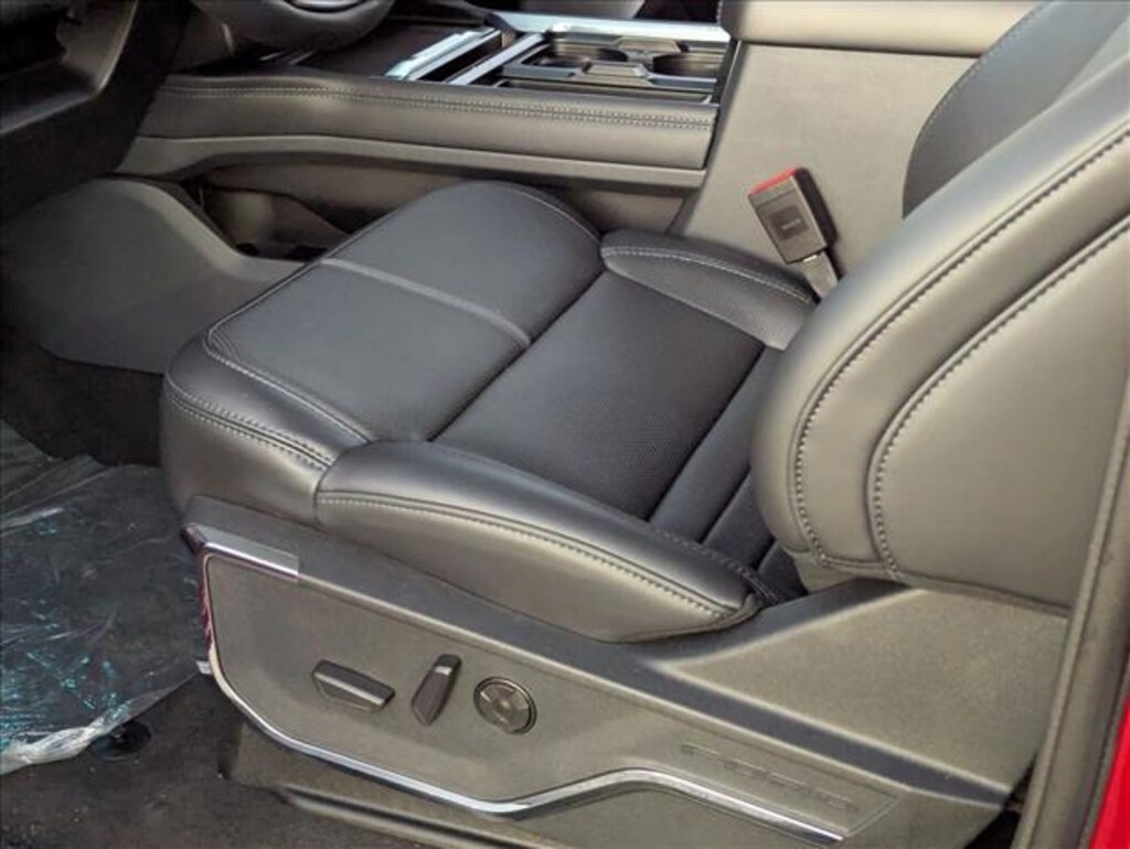 New 2026 Ford F-250 Platinum Truck Crew Cab