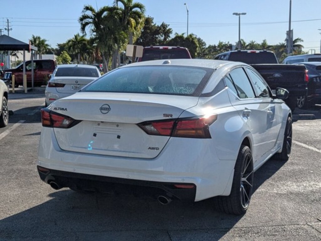 Used 2025 Nissan Altima SR Sedan