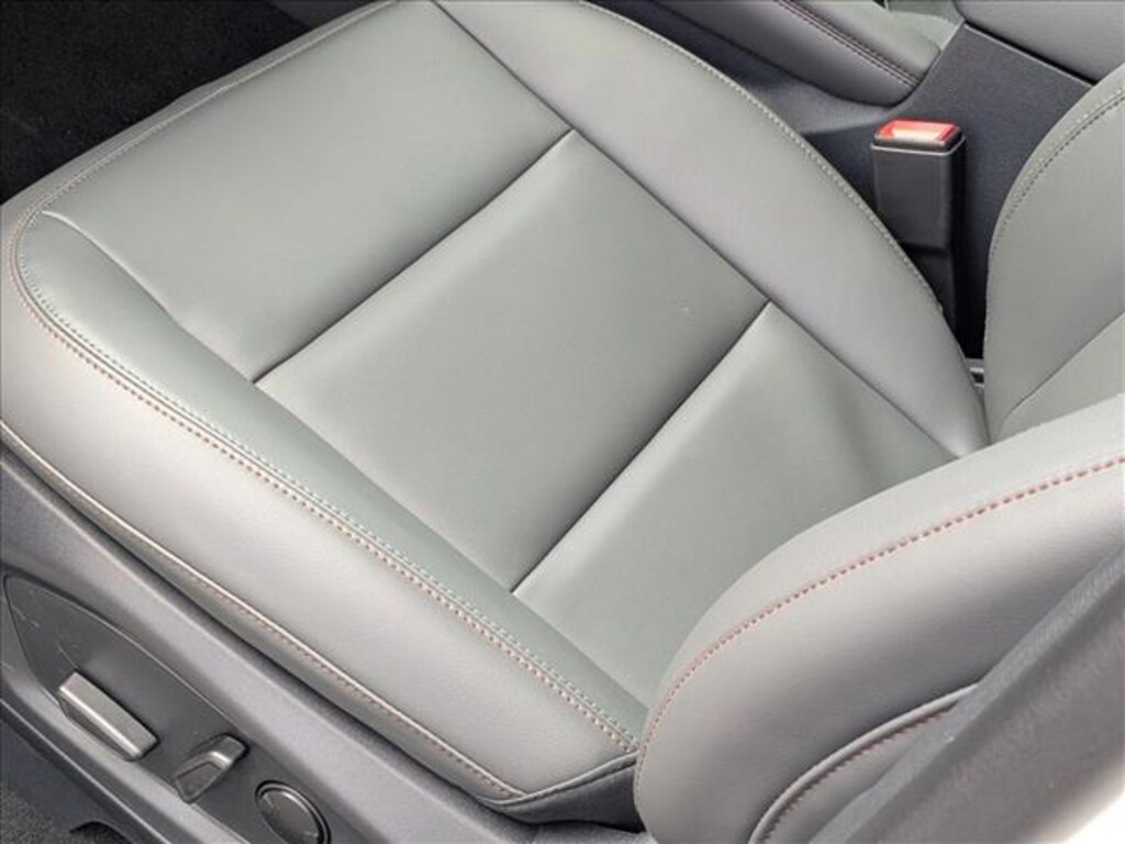 New 2026 Ford Explorer Active w/200A Pkg SUV