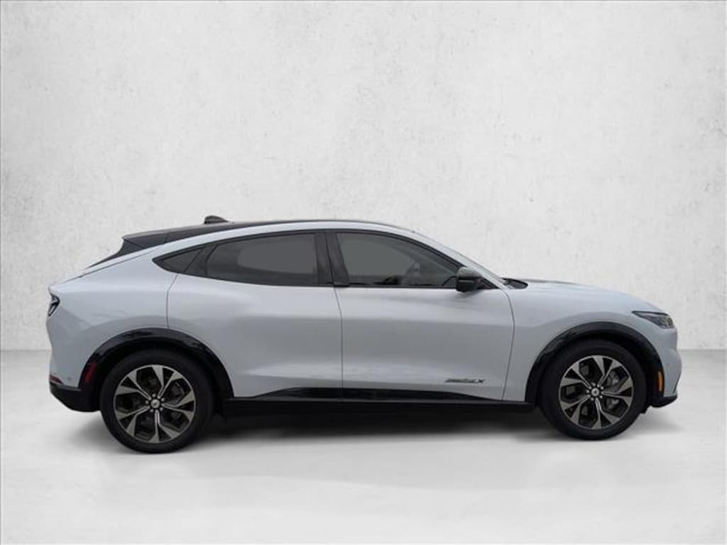 Used 2022 Ford Mustang Mach-E Premium SUV
