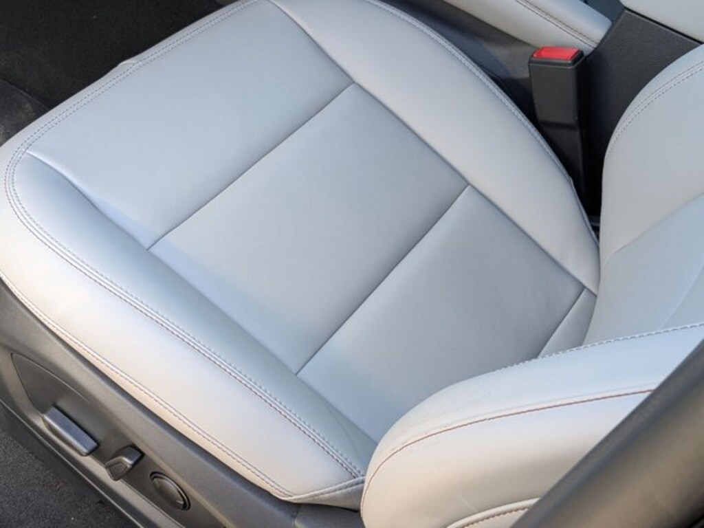 New 2026 Ford Explorer Active w/200A Pkg SUV