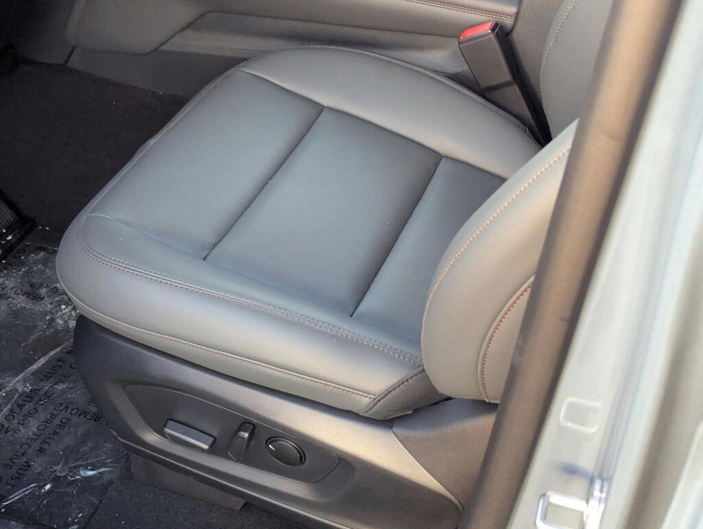 New 2026 Ford Explorer Active w/200A Pkg SUV