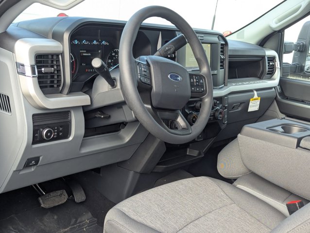 2025 Ford F-250 XL photo 3