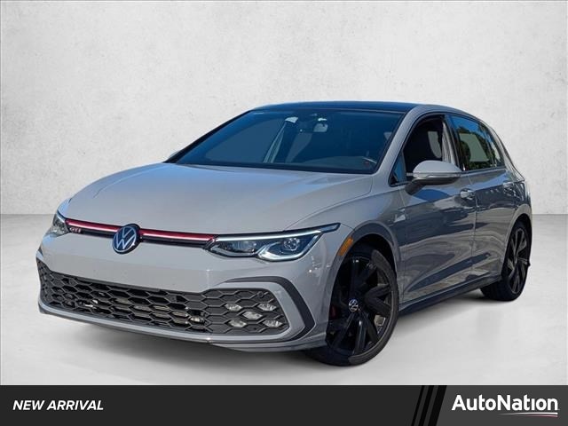 2022 Volkswagen Golf GTI SE's photo