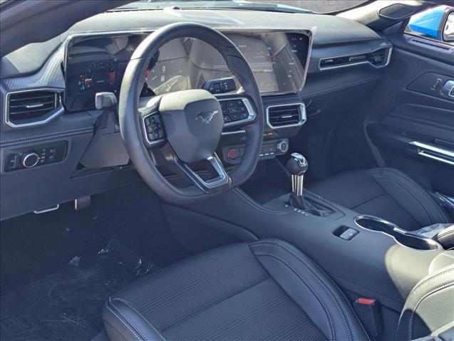 2025 Ford Mustang EcoBoost Premium photo 3