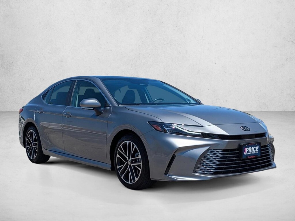 Used 2025 Toyota Camry XLE Sedan