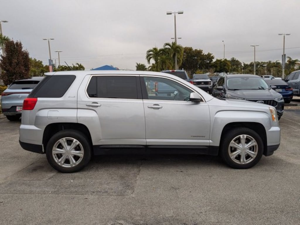 Used 2017 GMC Terrain SLE SUV