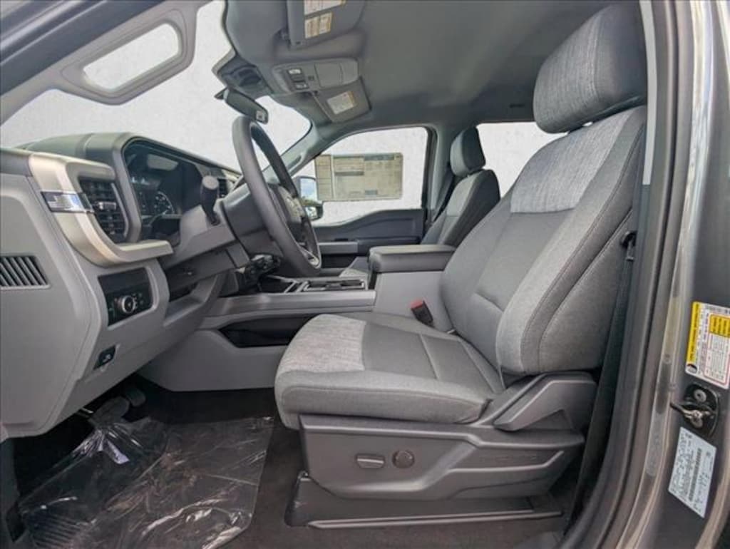 New 2026 Ford F-350 XLT Truck Crew Cab