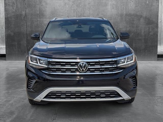 Used 2022 Volkswagen Atlas Cross Sport SE with VIN 1V2DC2CA5NC226077 for sale in Miami Gardens, FL