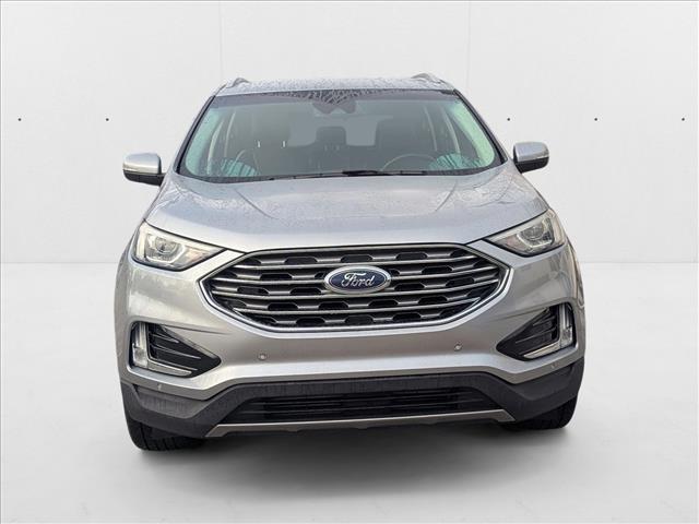 2020 Ford Edge Titanium photo 2