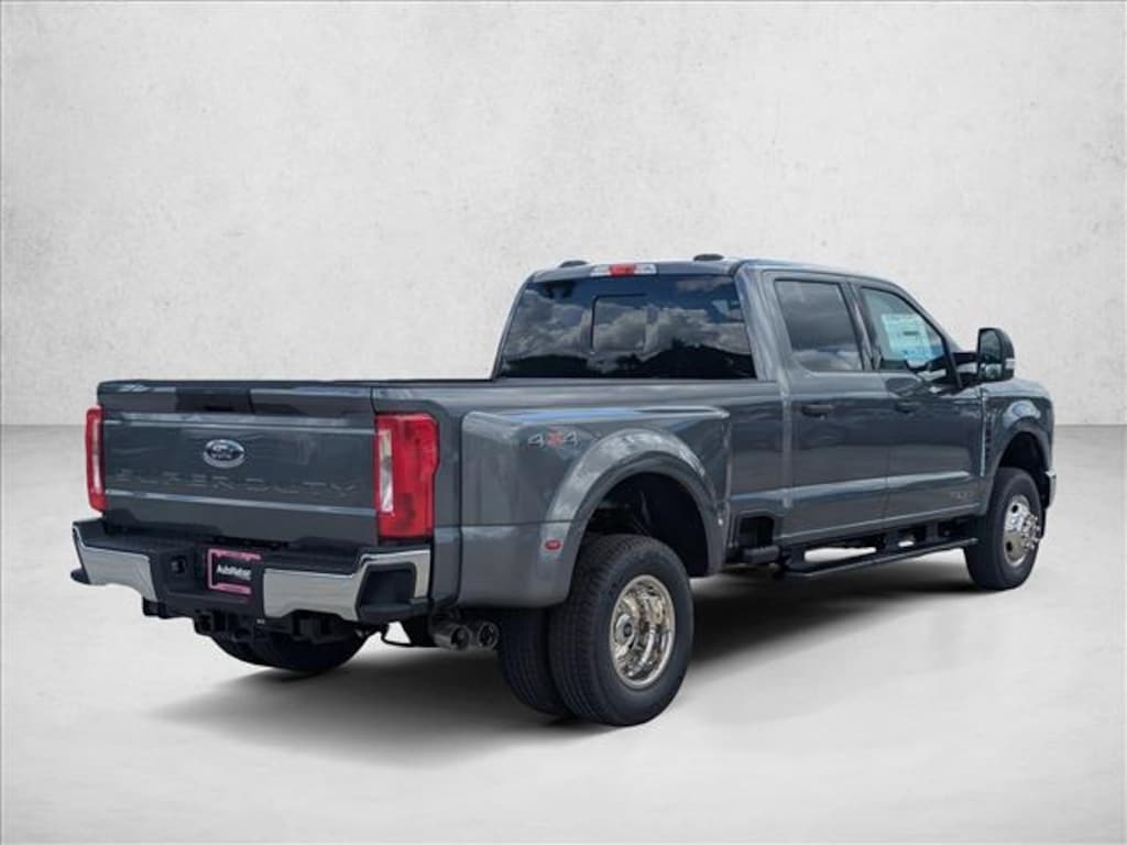New 2026 Ford F-350 XLT Truck Crew Cab