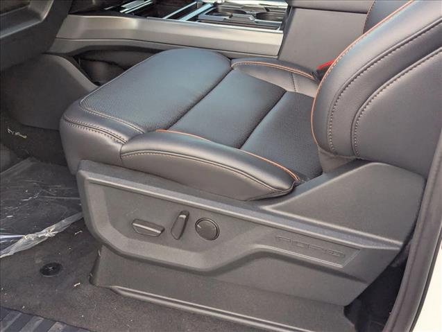 2025 Ford F-250 Lariat photo 4