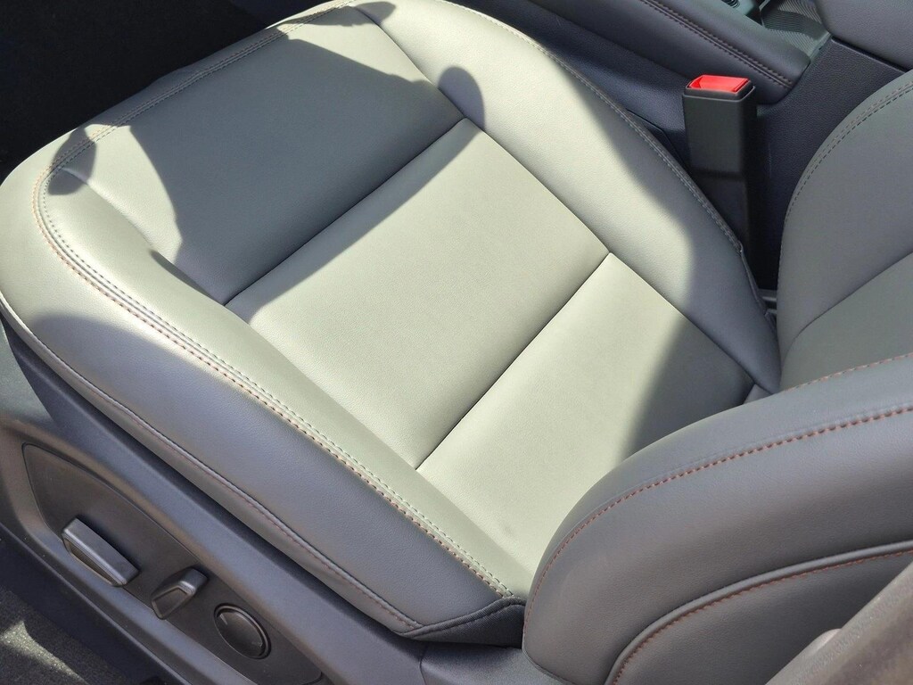 New 2026 Ford Explorer Active w/200A Pkg SUV