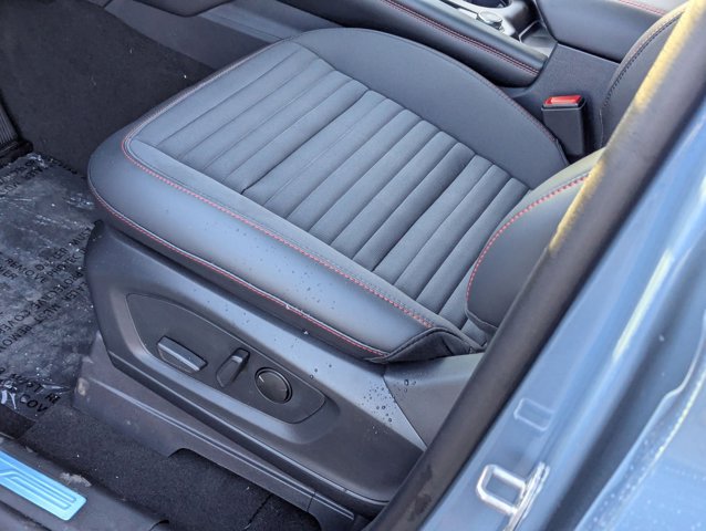 2026 Ford Explorer ST-Line photo 2