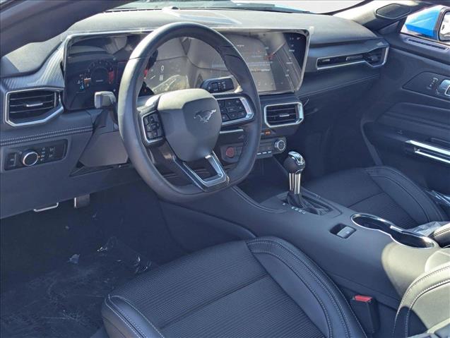 2025 Ford Mustang EcoBoost Premium photo 3