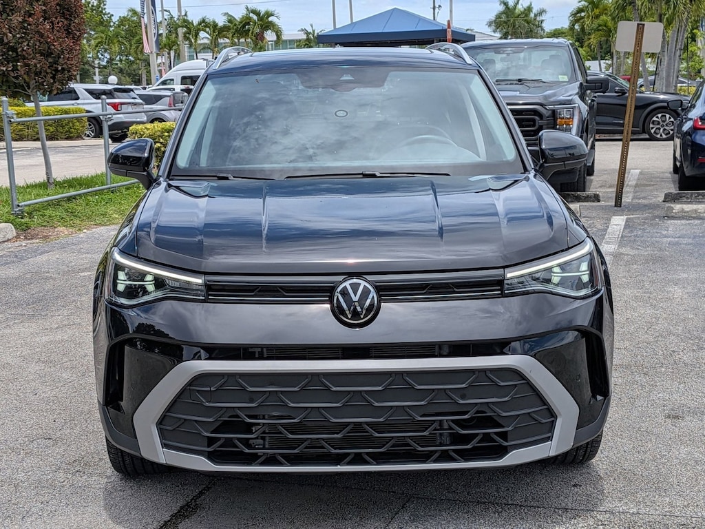 Used 2025 Volkswagen Taos SE SUV
