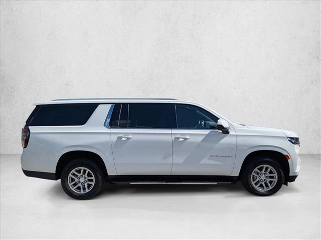 2023 Chevrolet Suburban LT photo 3