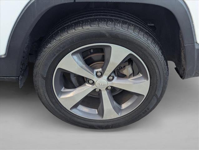 2019 Jeep Cherokee Limited photo 4