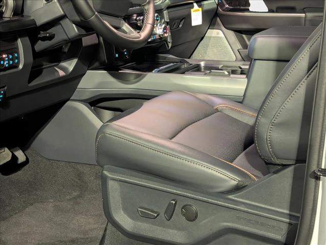 2026 Ford F-250 Lariat photo 4