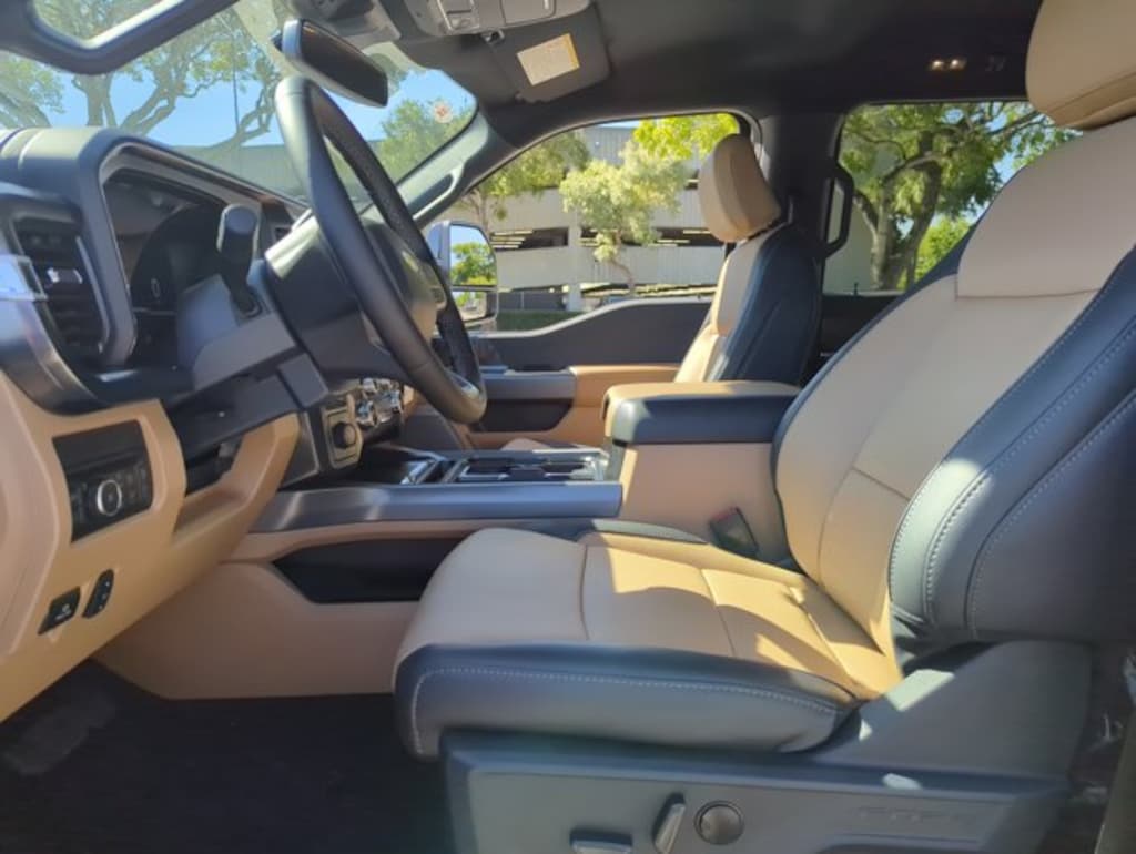 New 2026 Ford F-250 LARIAT Truck Crew Cab