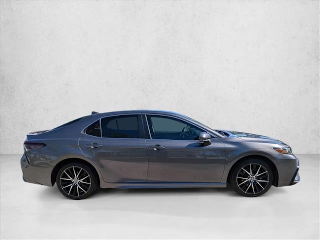 Used 2022 Toyota Camry SE Sedan