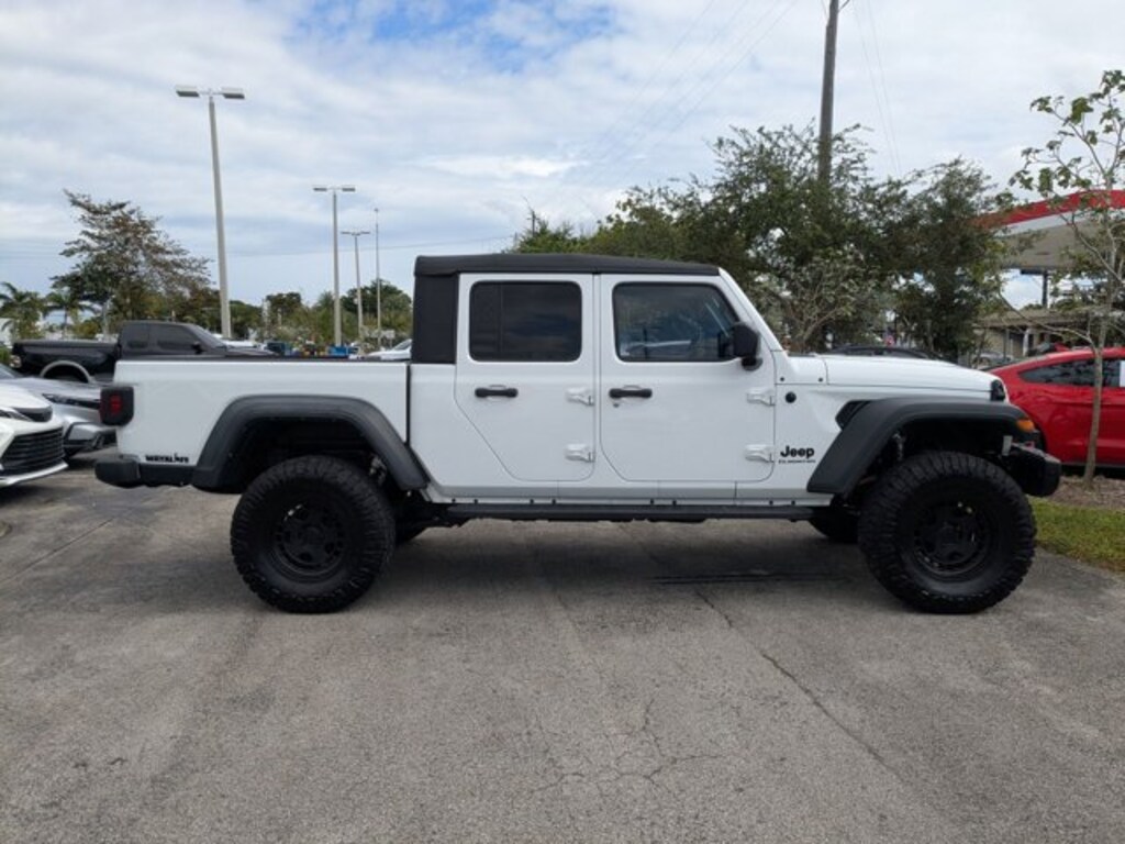 Used 2022 Jeep Gladiator Sport Truck Crew Cab