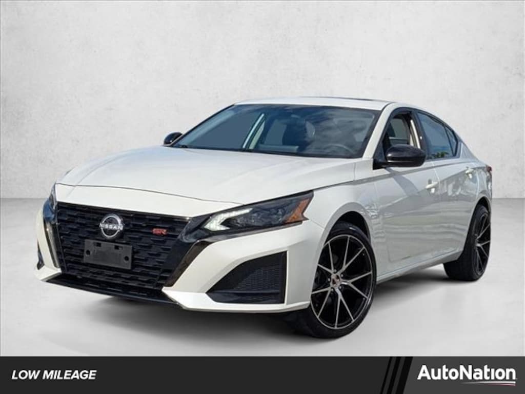 Used 2025 Nissan Altima SR Sedan