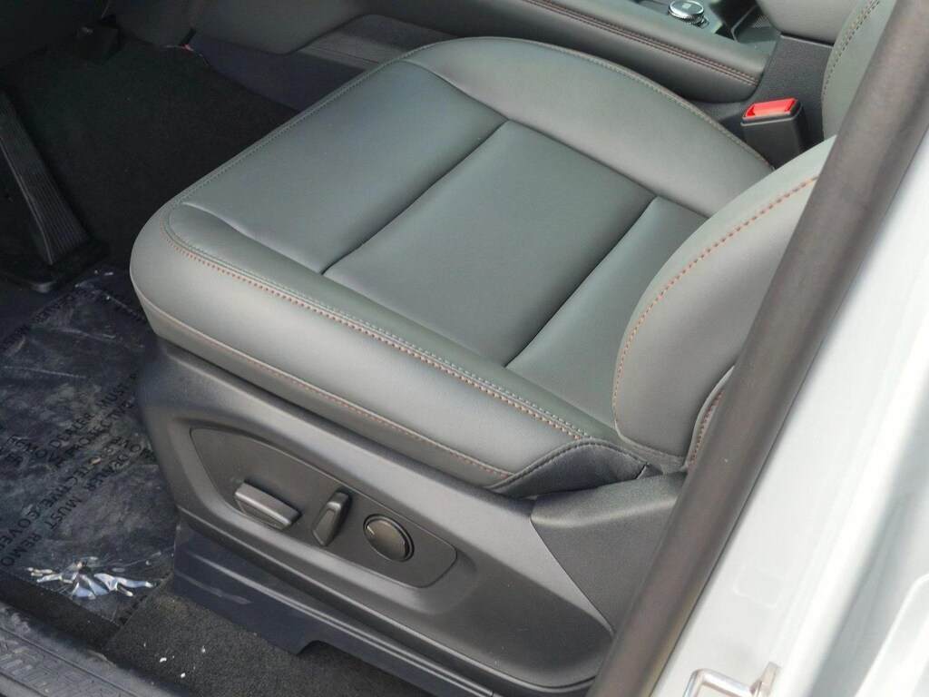 New 2026 Ford Explorer Active w/200A Pkg SUV