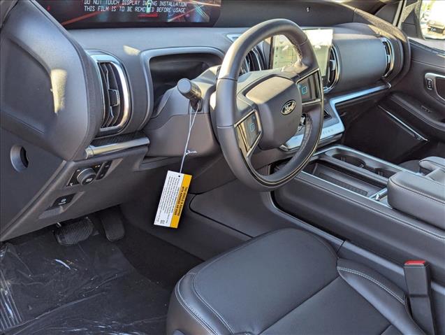 2025 Ford Expedition MAX Platinum photo 3