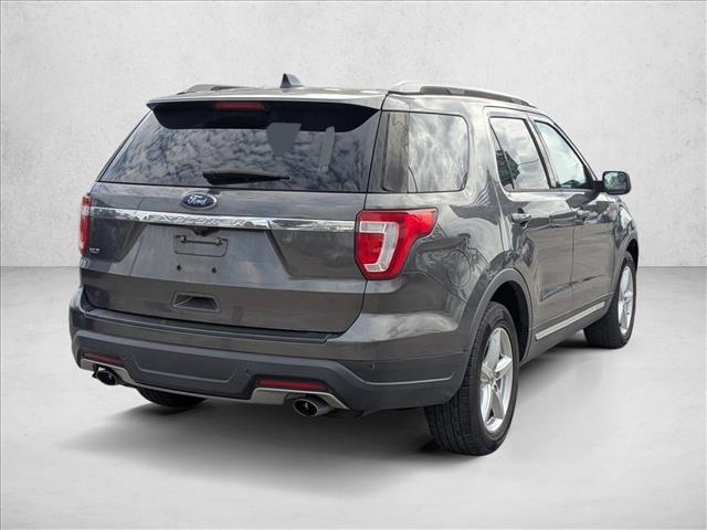 2018 Ford Explorer XLT photo 3