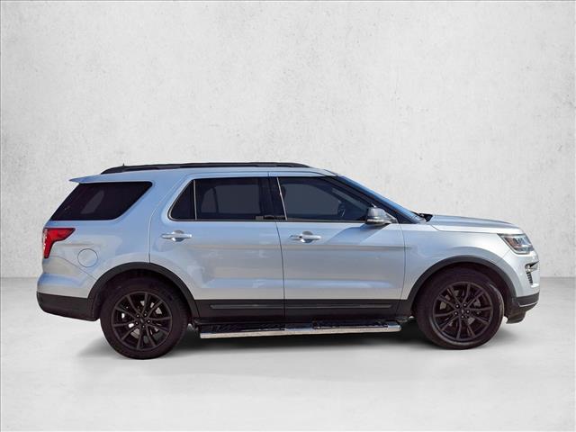 2019 Ford Explorer XLT photo 3